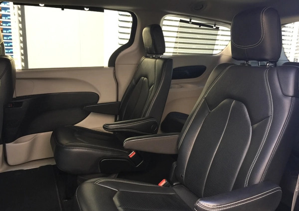 Chrysler Pacifica cena 189900 przebieg: 50500, rok produkcji 2022 z Kańczuga małe 352